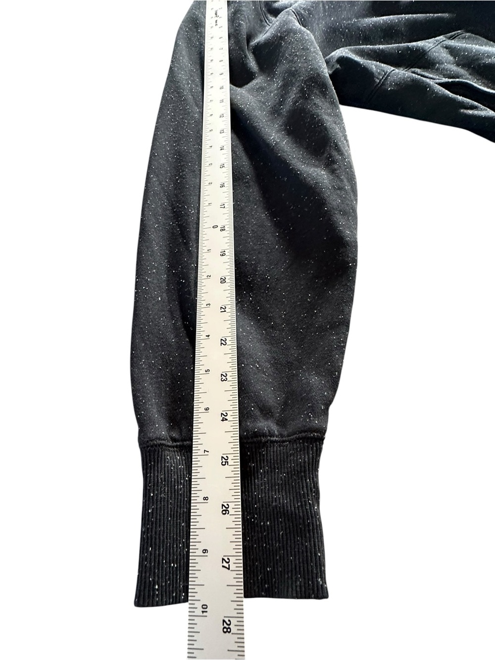 Under Armour Men’s Black Crewneck Sweatshirt with Speckled Detail Large - Picture 12 of 12